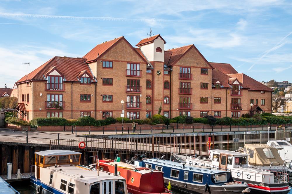 3 bed flat for sale in Cumberland Close, Bristol, BS1