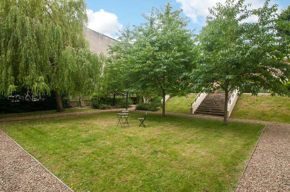 2 bed flat for sale in Cornwallis Grove, Bristol 16