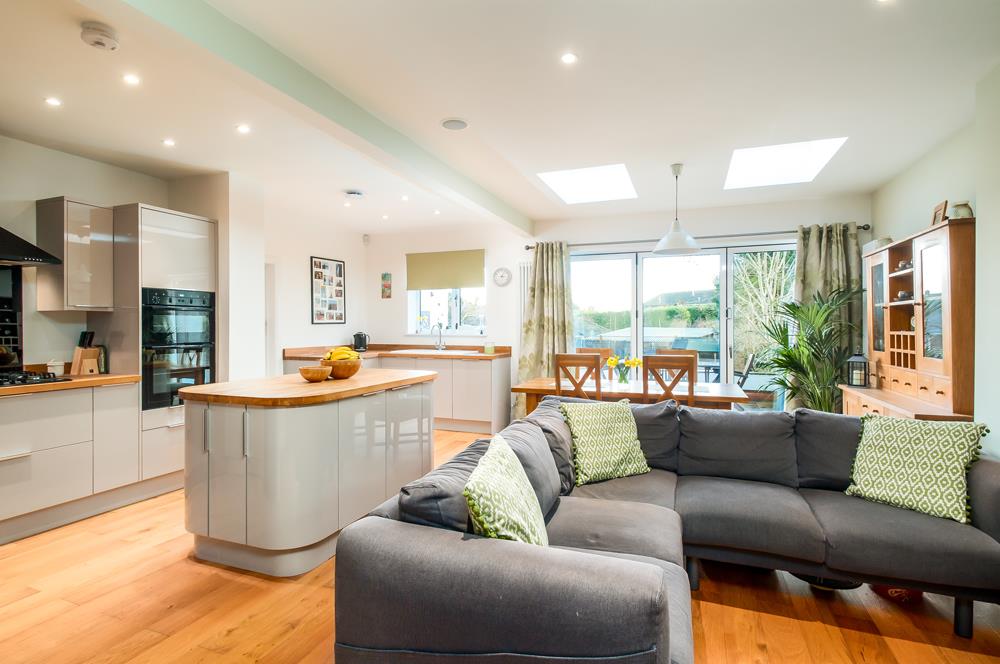 4 bed house for sale in Arbutus Drive, Bristol 4