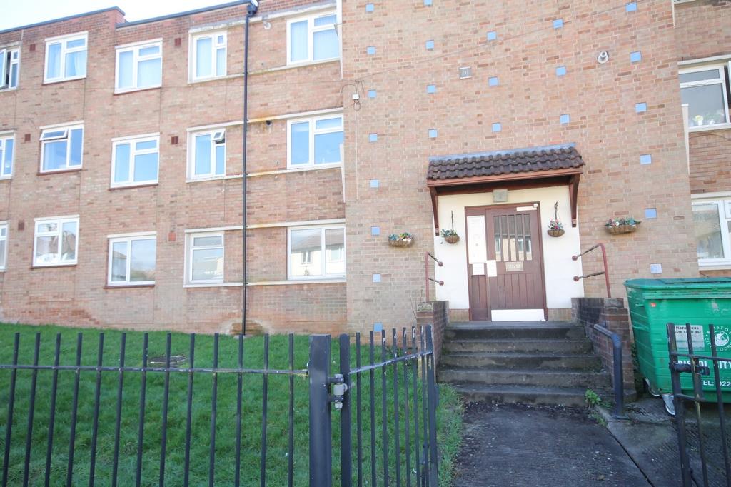 2 bed apartment to rent in Maskelyne Avenue, Bristol 6