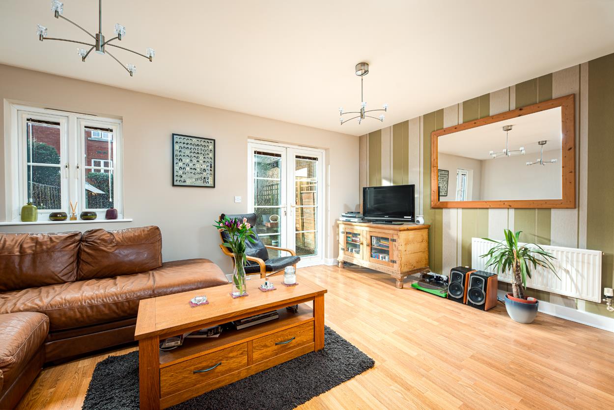 House to rent in Bartholomew Square, Bristol  - Property Image 2