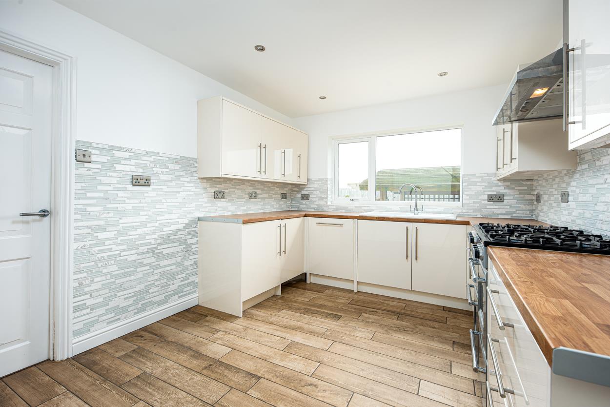 4 bed house for sale in Penpole Lane, Bristol  - Property Image 2