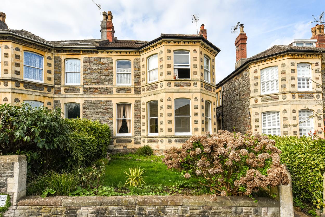 2 bed apartment to rent in Edgecumbe Road, Bristol, BS6 