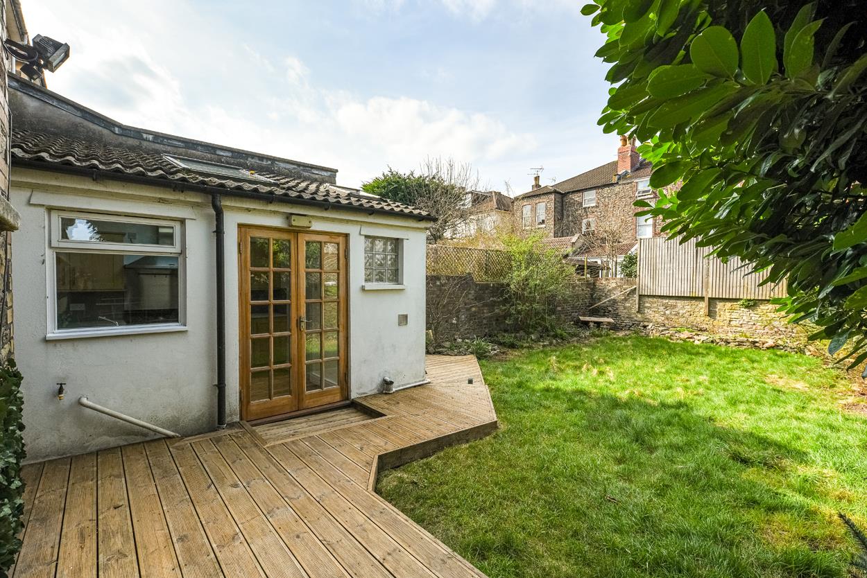 2 bed apartment to rent in Edgecumbe Road, Bristol 13