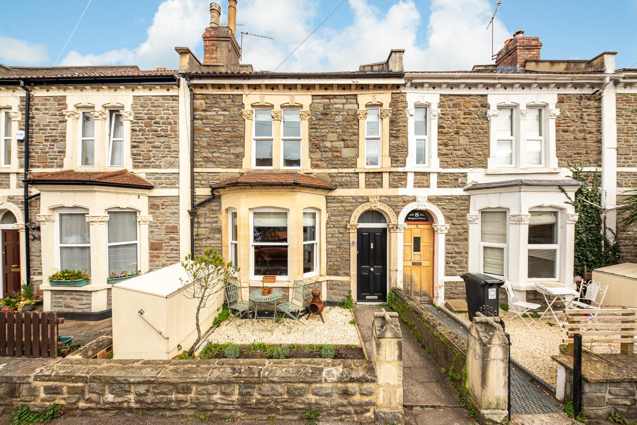 3 bed terraced house for sale in Raglan Place, Bristol - Property Image 1