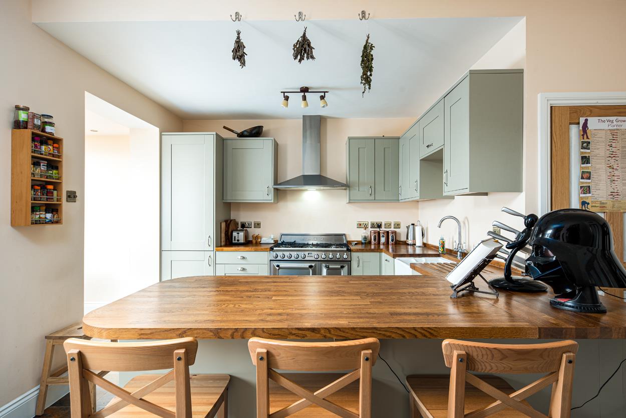 3 bed terraced house for sale in Raglan Place, Bristol 4