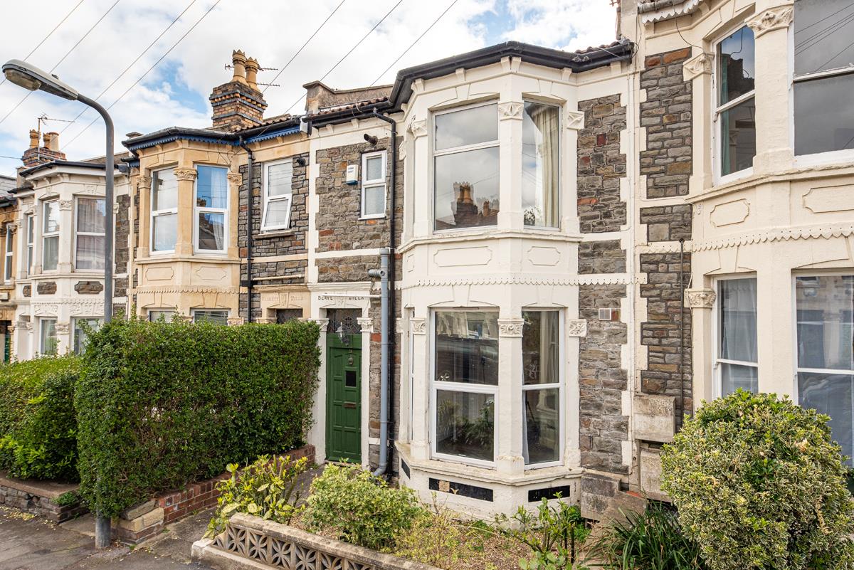 4 bed house for sale in Kennington Avenue, Bristol 18