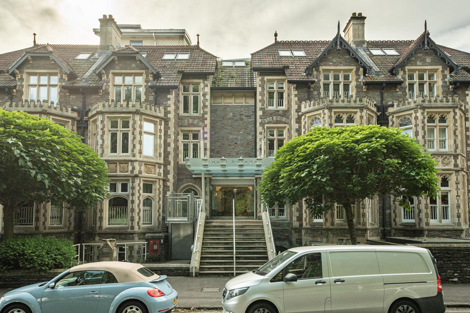 3 bed flat to rent in Elmdale Road, Bristol - Property Image 1