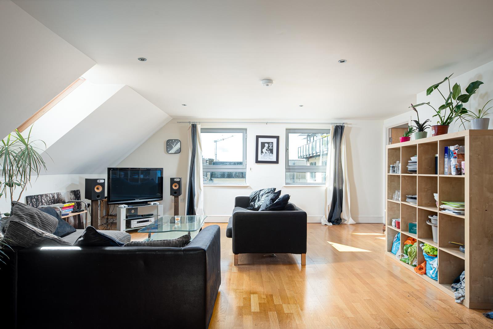 3 bed flat to rent in Elmdale Road, Bristol 2