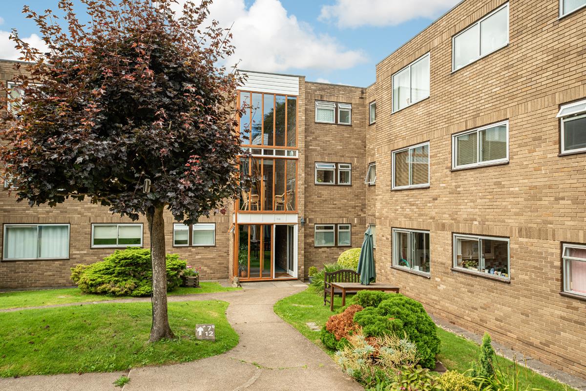 2 bed apartment to rent in Ridgewood, Bristol 8