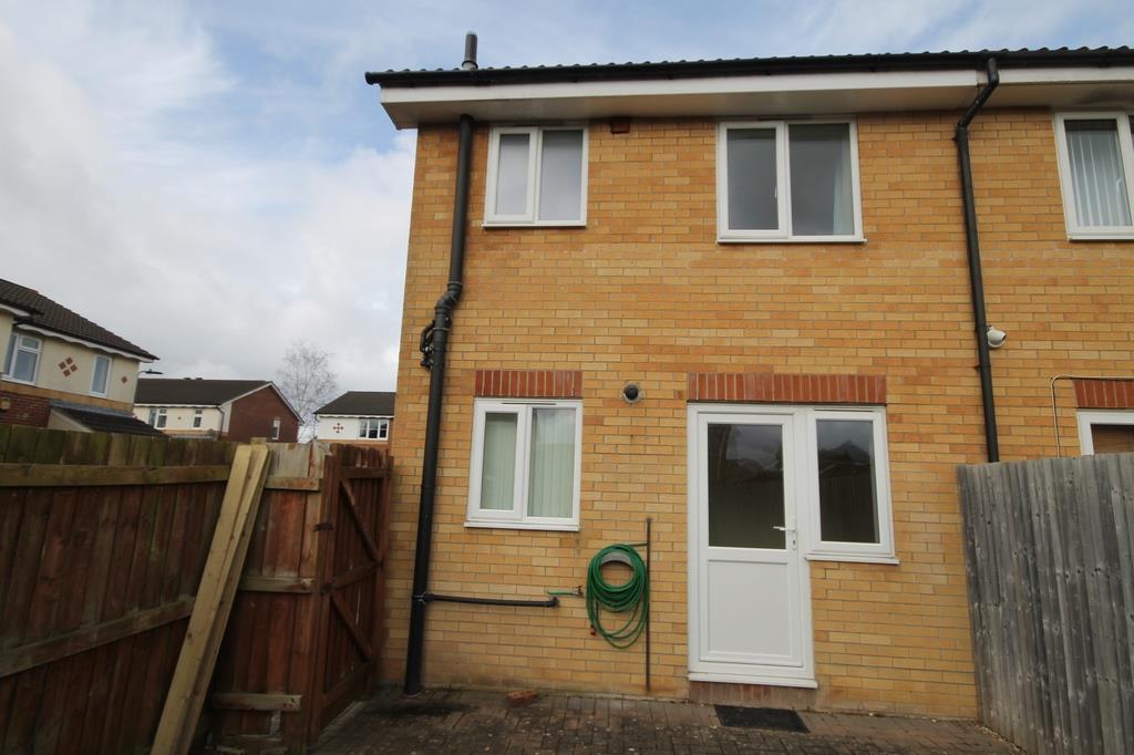 2 bed house to rent in Linden Drive, Bristol 9