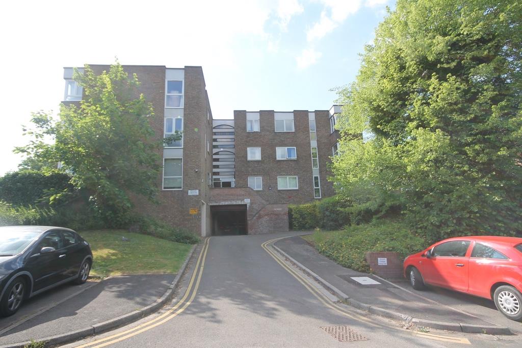2 bed apartment to rent in Ison Hill Road, Bristol 4