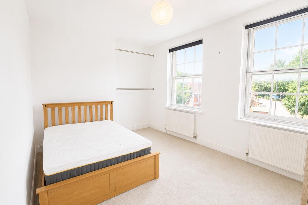 2 bed apartment to rent in Hotwell Road, Bristol  - Property Image 4