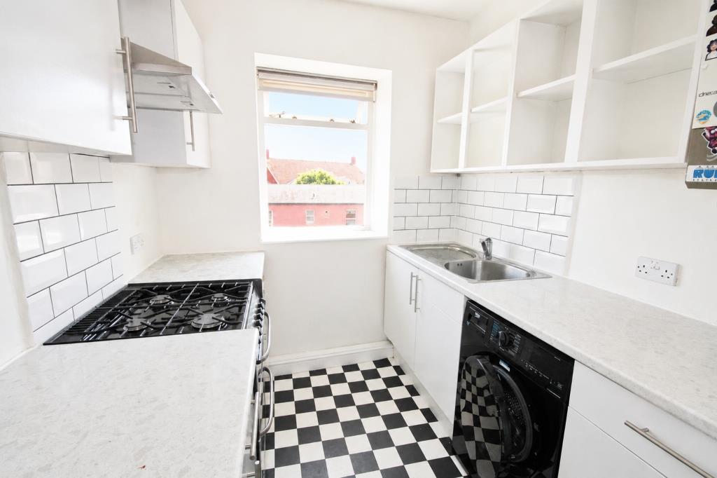2 bed apartment to rent in Hotwell Road, Bristol 2