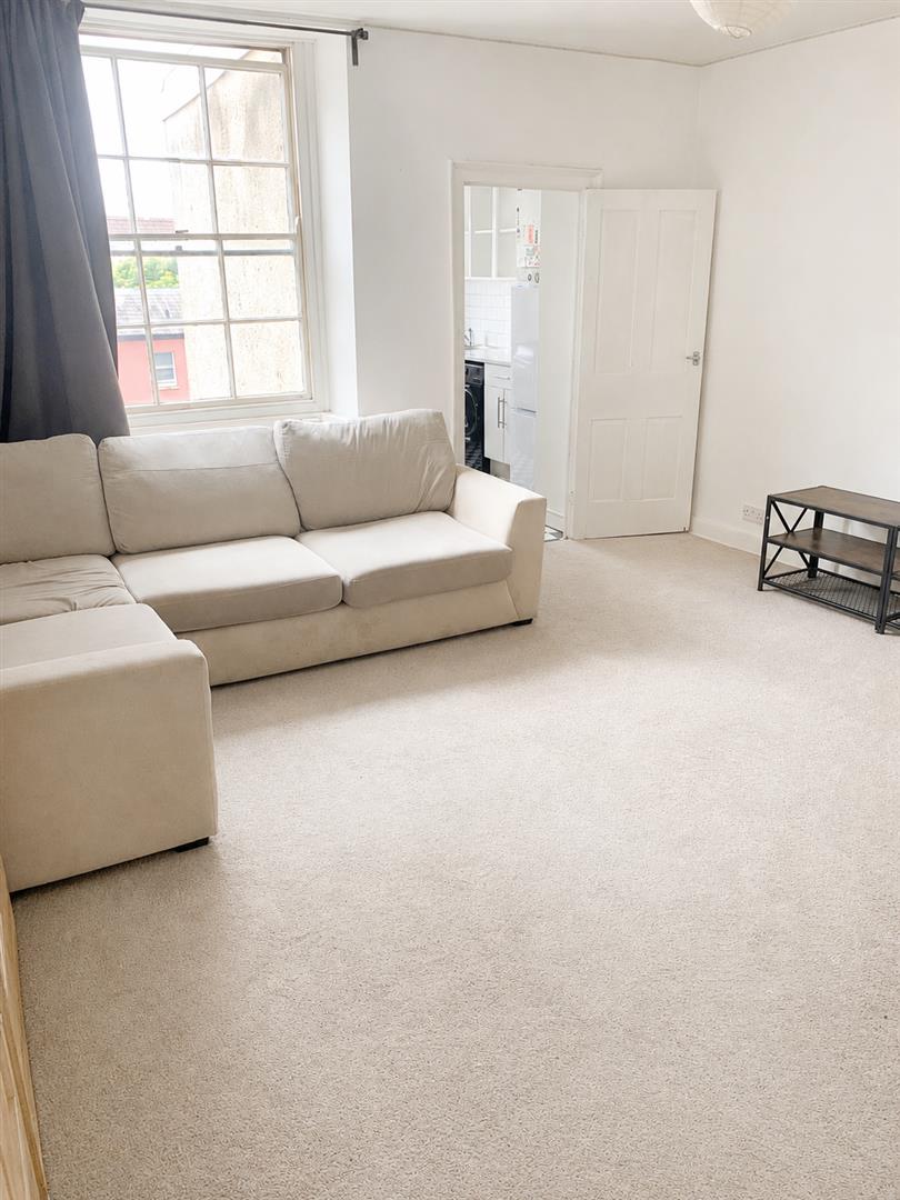 2 bed apartment to rent in Hotwell Road, Bristol  - Property Image 2