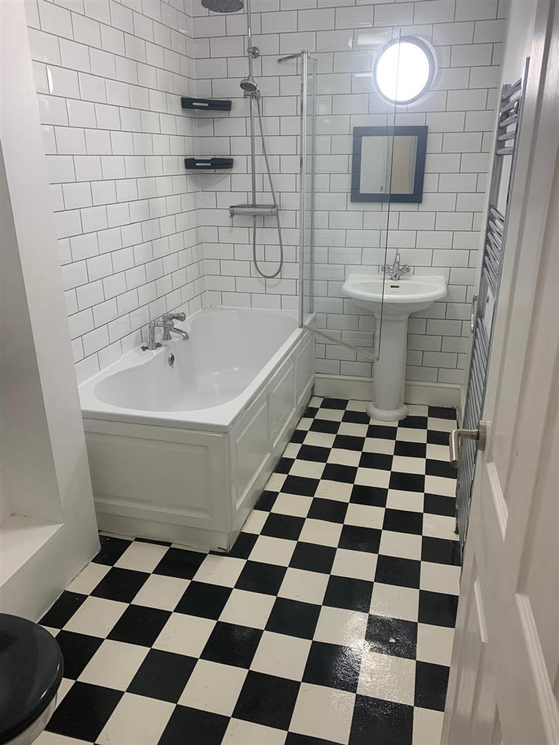 2 bed apartment to rent in Hotwell Road, Bristol  - Property Image 7