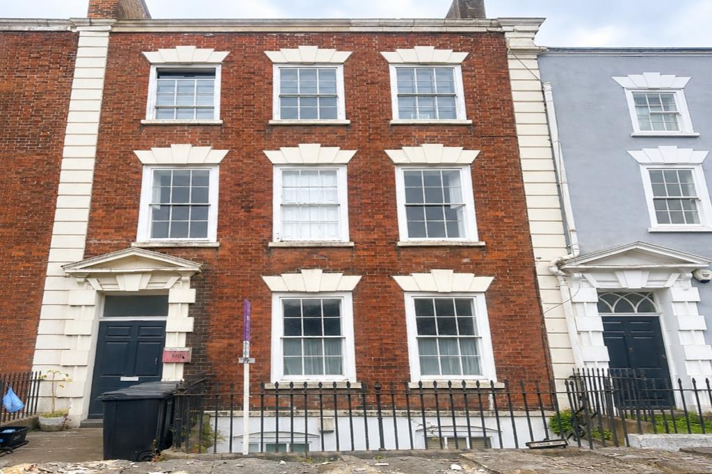 2 bed apartment to rent in Hotwell Road, Bristol 7