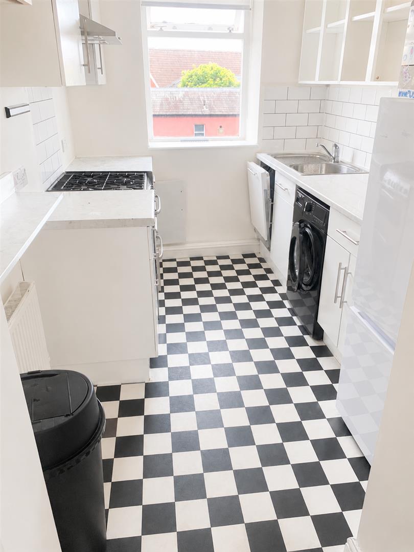 2 bed apartment to rent in Hotwell Road, Bristol 2