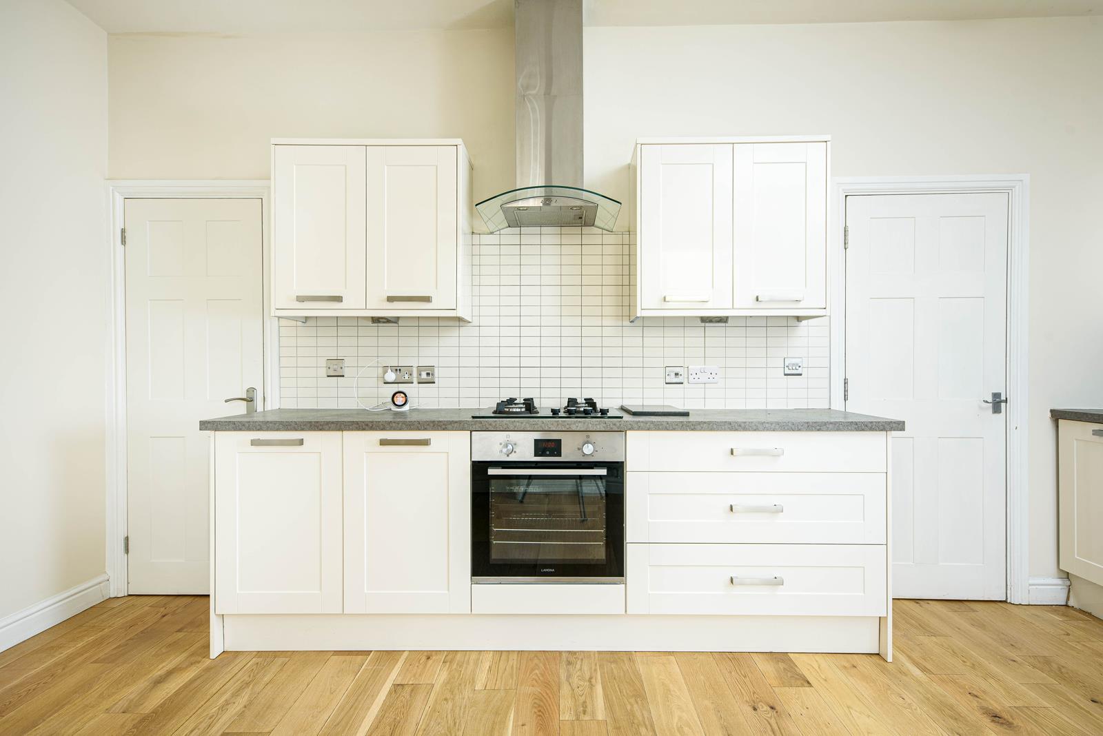 2 bed apartment to rent in Cowper Road, Bristol 2