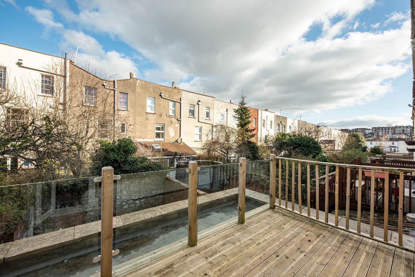 2 bed apartment to rent in Cowper Road, Bristol 9