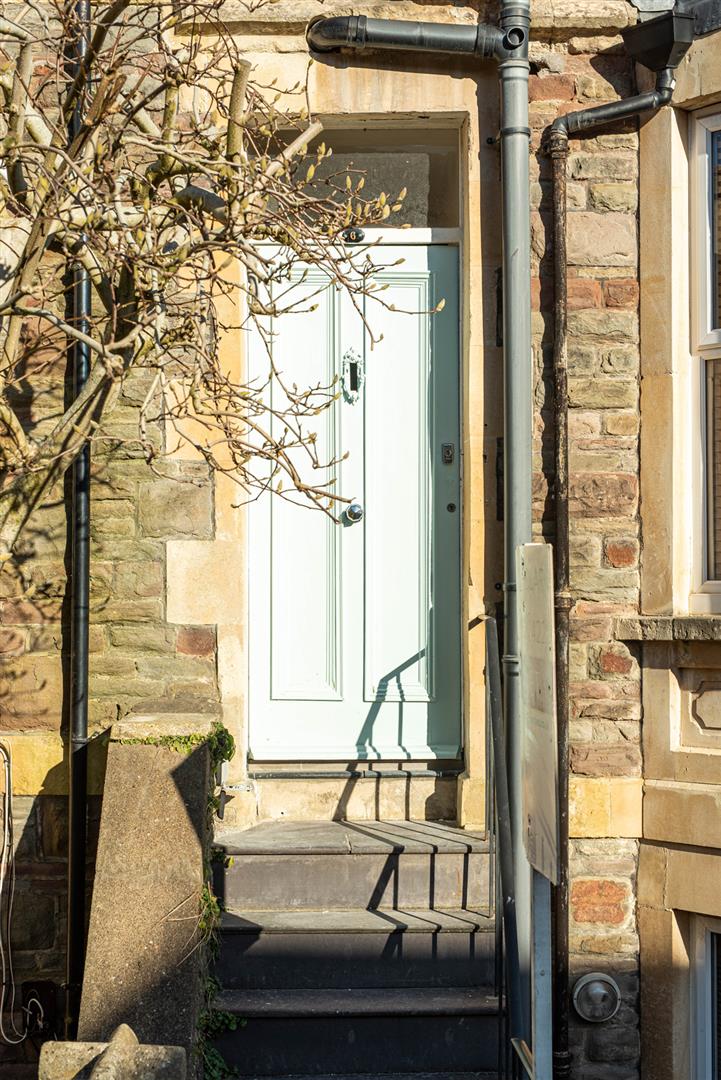 2 bed apartment to rent in Cowper Road, Bristol 12