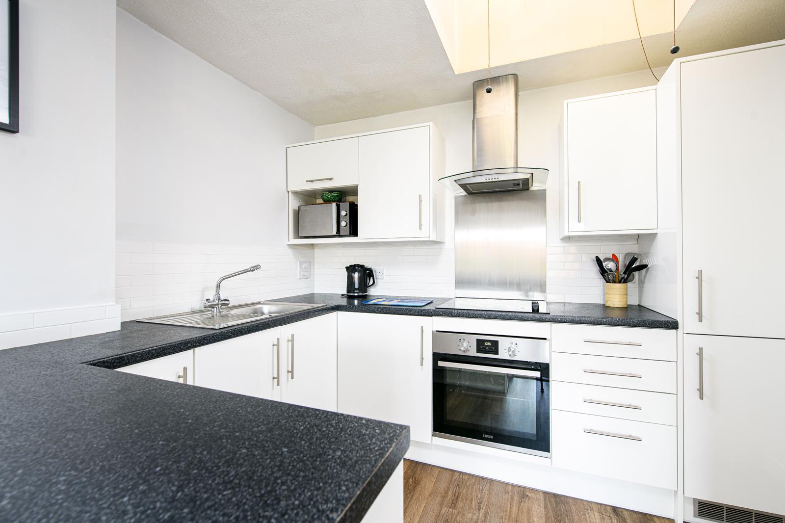 2 bed apartment for sale in Canada Way, Bristol  - Property Image 2