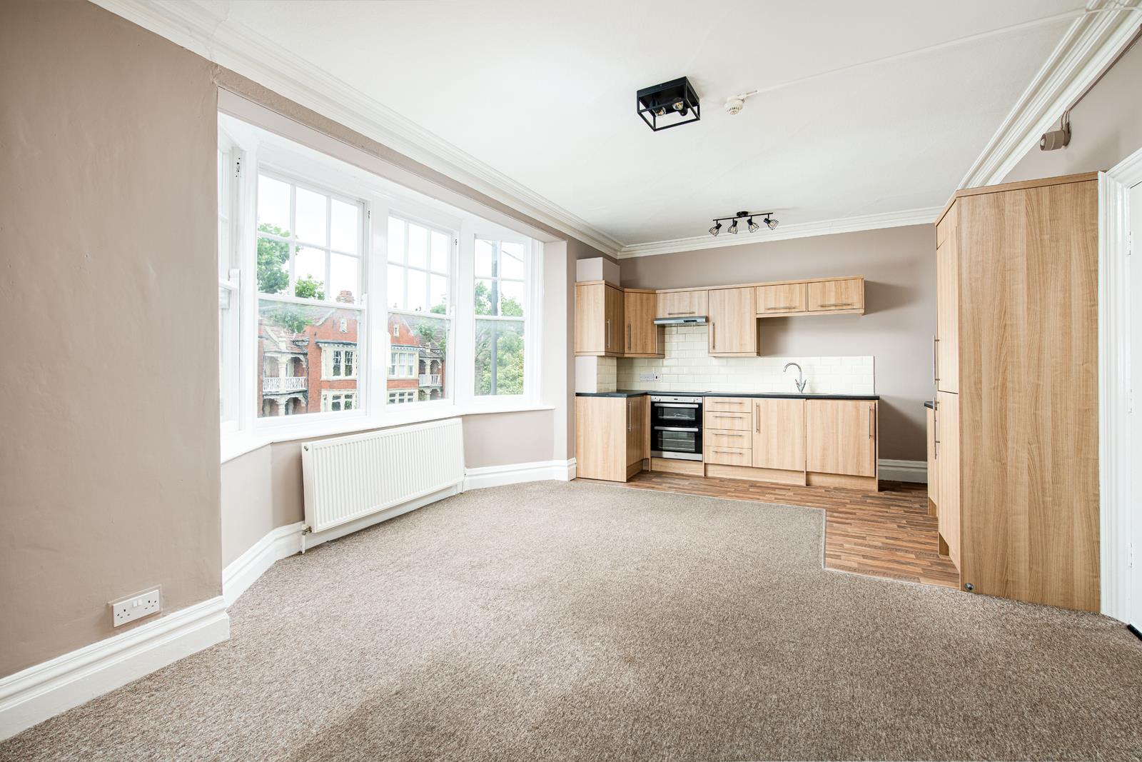 2 bed flat for sale in Station Road, Bristol  - Property Image 2