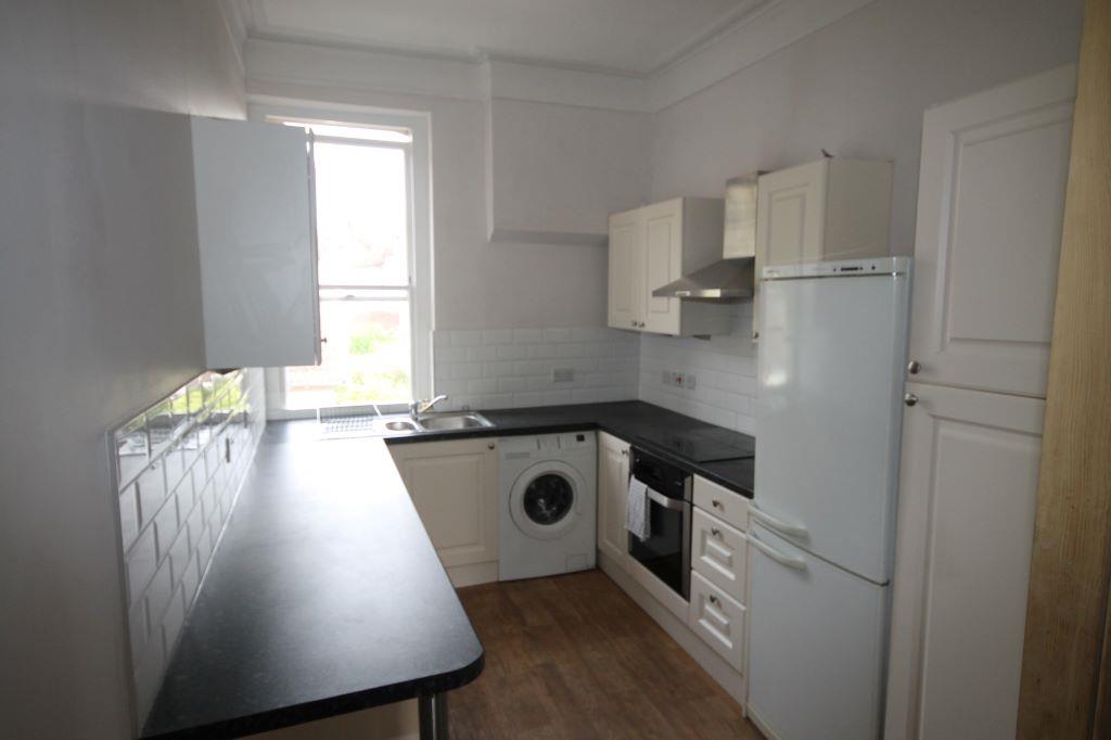 3 bed apartment to rent in Carnarvon Road, Bristol 10