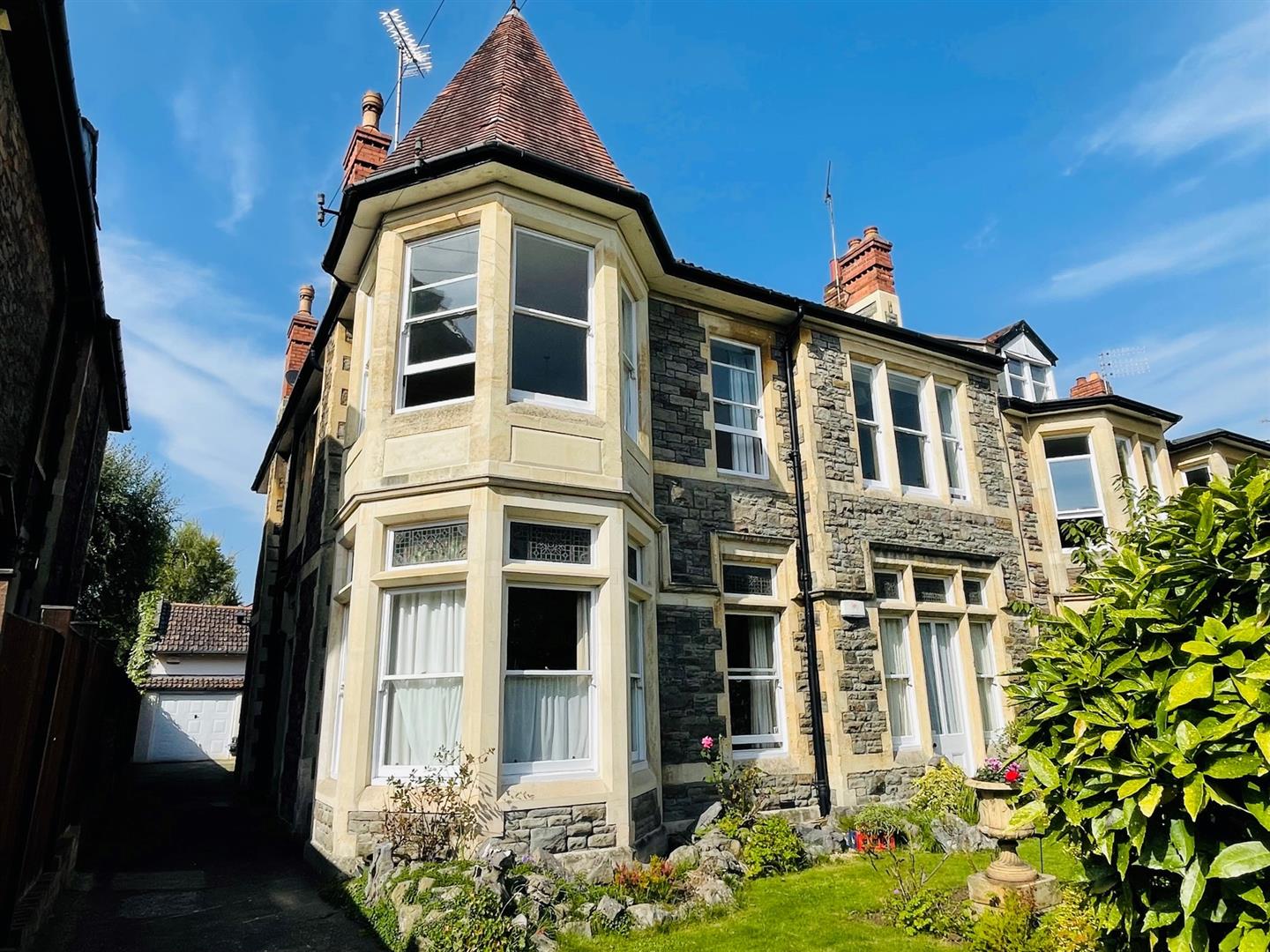 3 bed apartment to rent in Carnarvon Road, Bristol, BS6