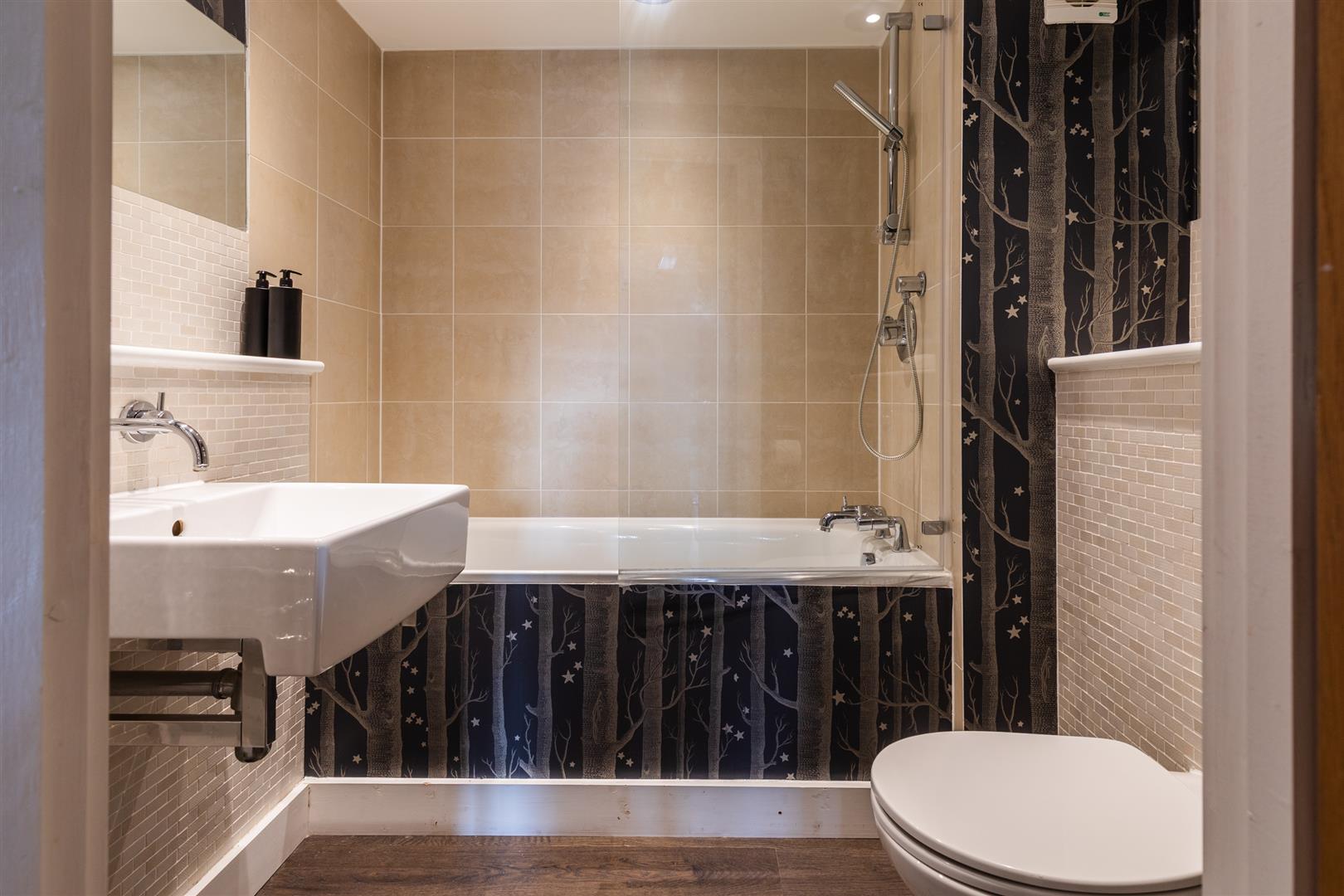 2 bed apartment to rent in Georges Square, Redcliffe  - Property Image 17