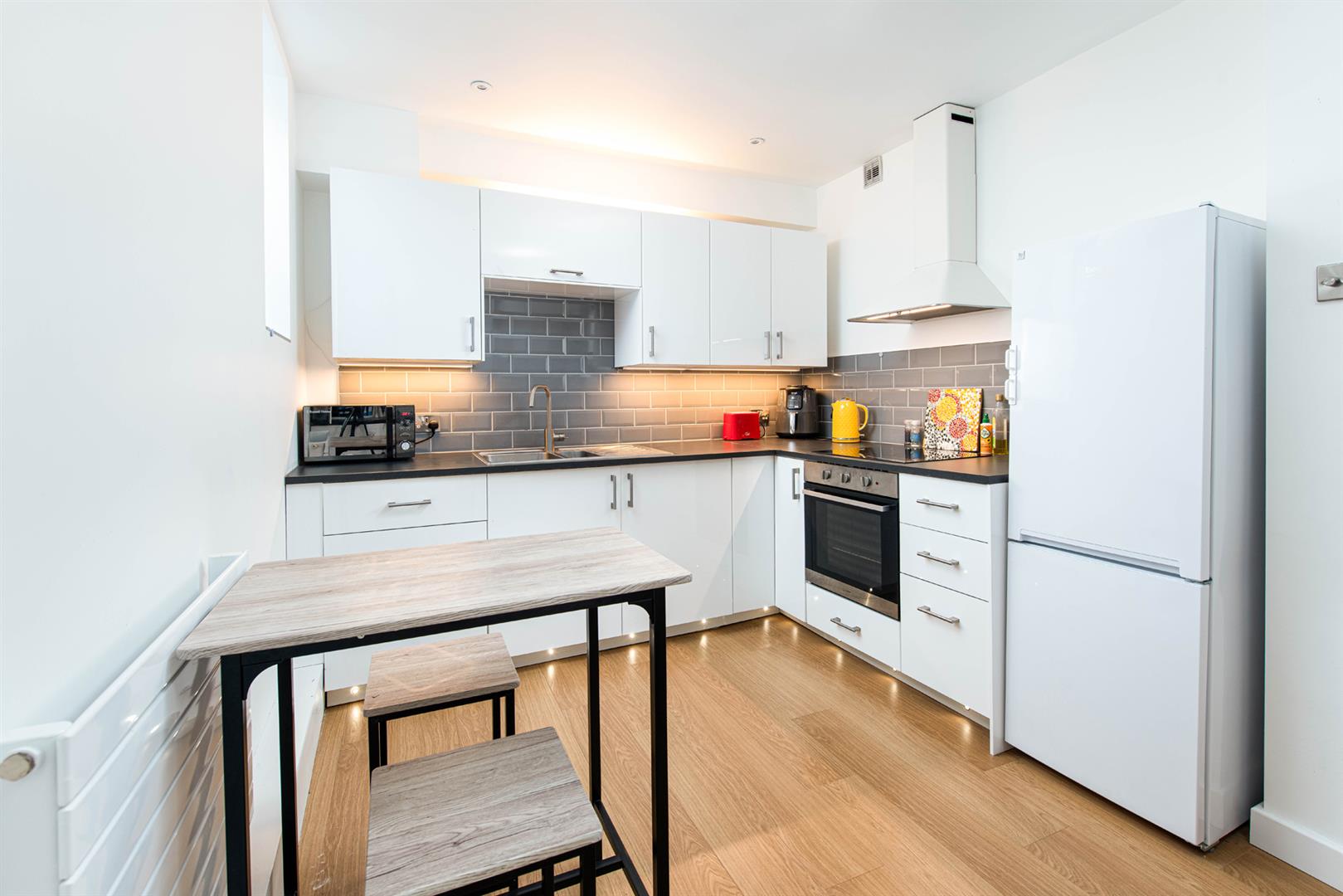 2 bed flat to rent in Belmont Road, Bristol 10