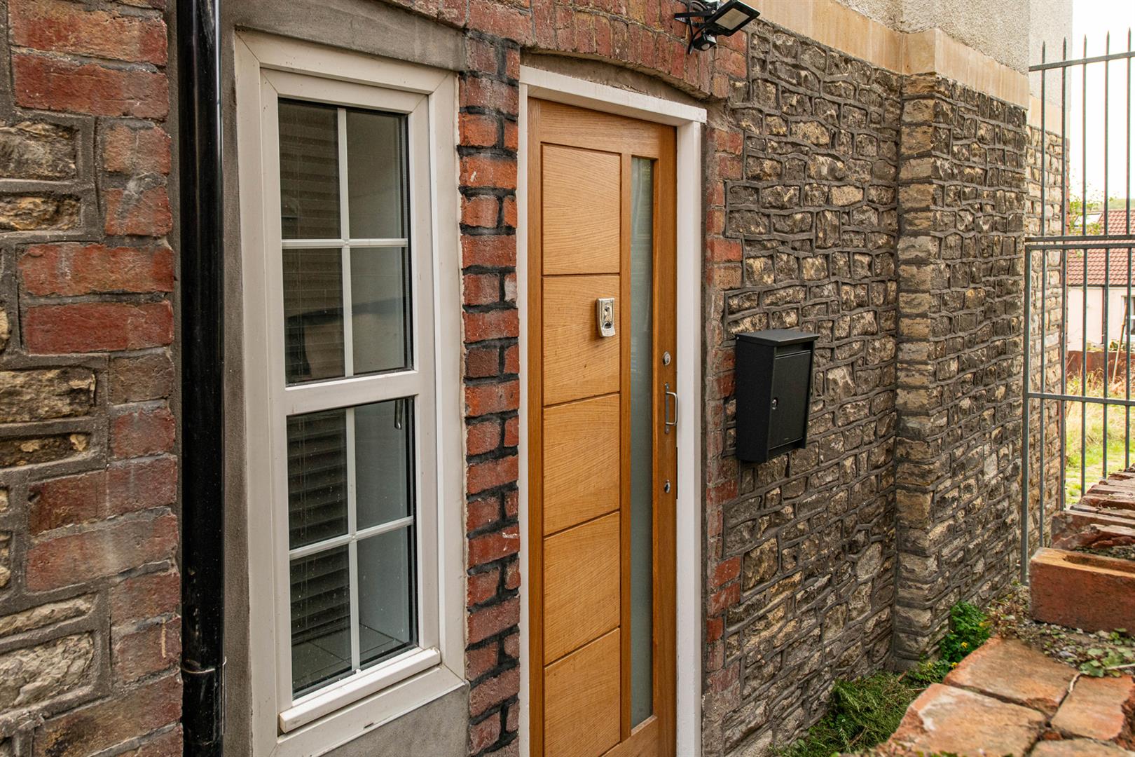 2 bed flat to rent in Belmont Road, Bristol 14