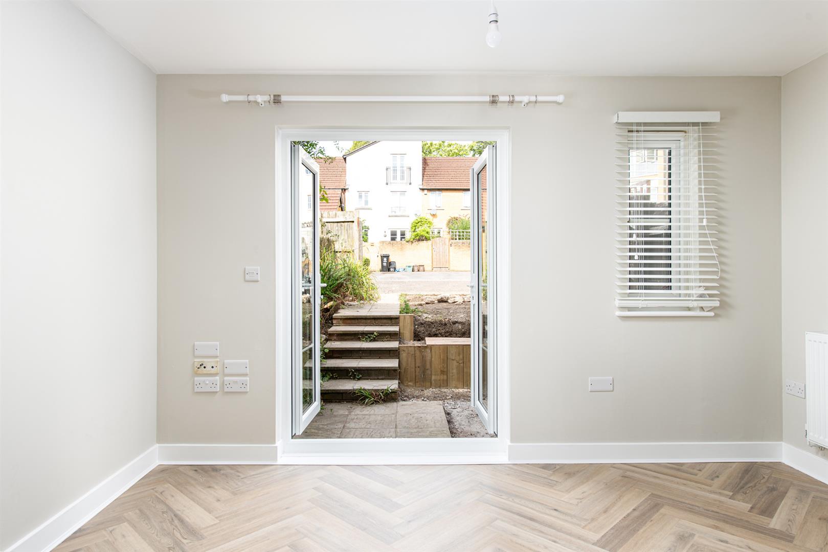 2 bed terraced house to rent in Bartholomews Square, Horfield 11