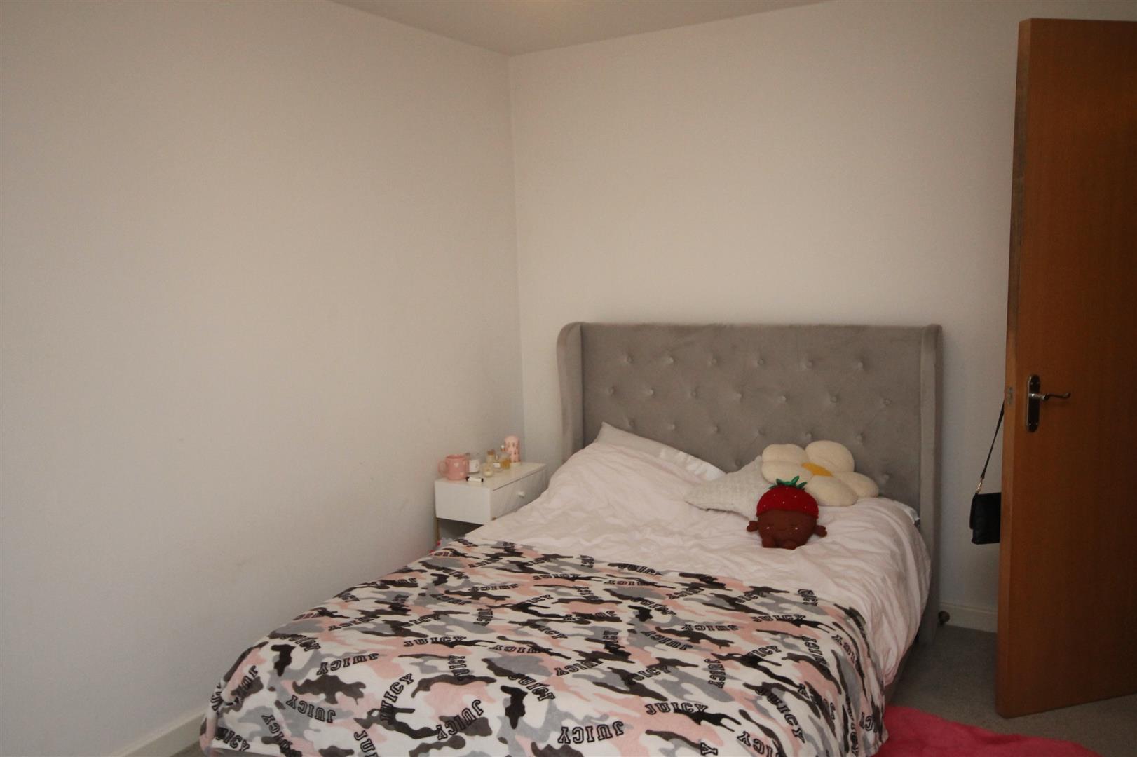 2 bed apartment to rent in Waterloo Road, Bristol 2