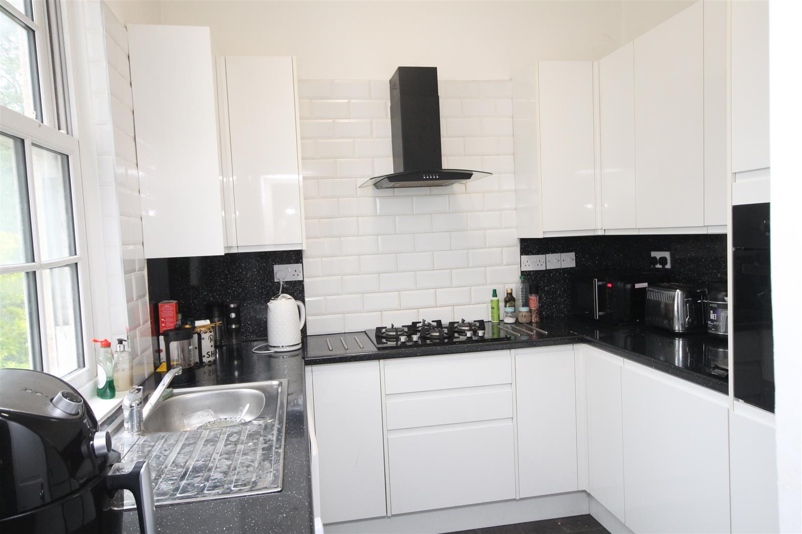 2 bed apartment to rent in Hotwell Road, Hotwells  - Property Image 2