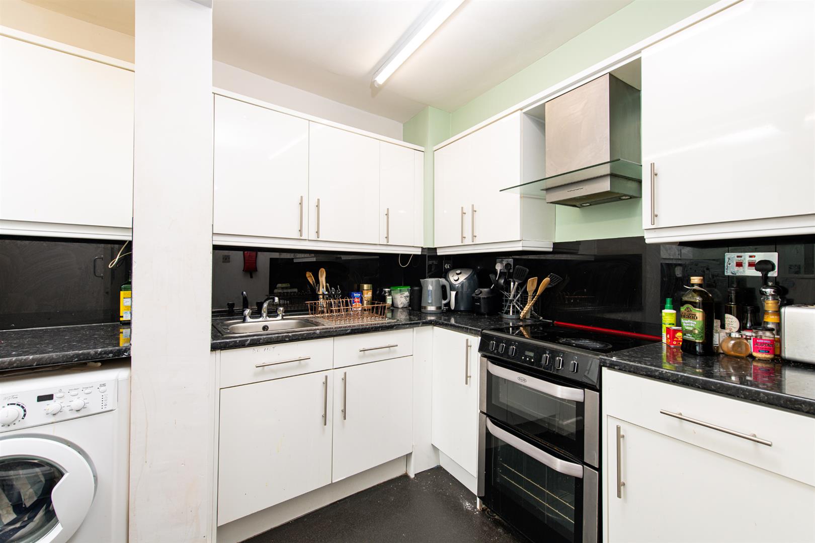 3 bed apartment to rent in Kings Parade Avenue, Bristol  - Property Image 2