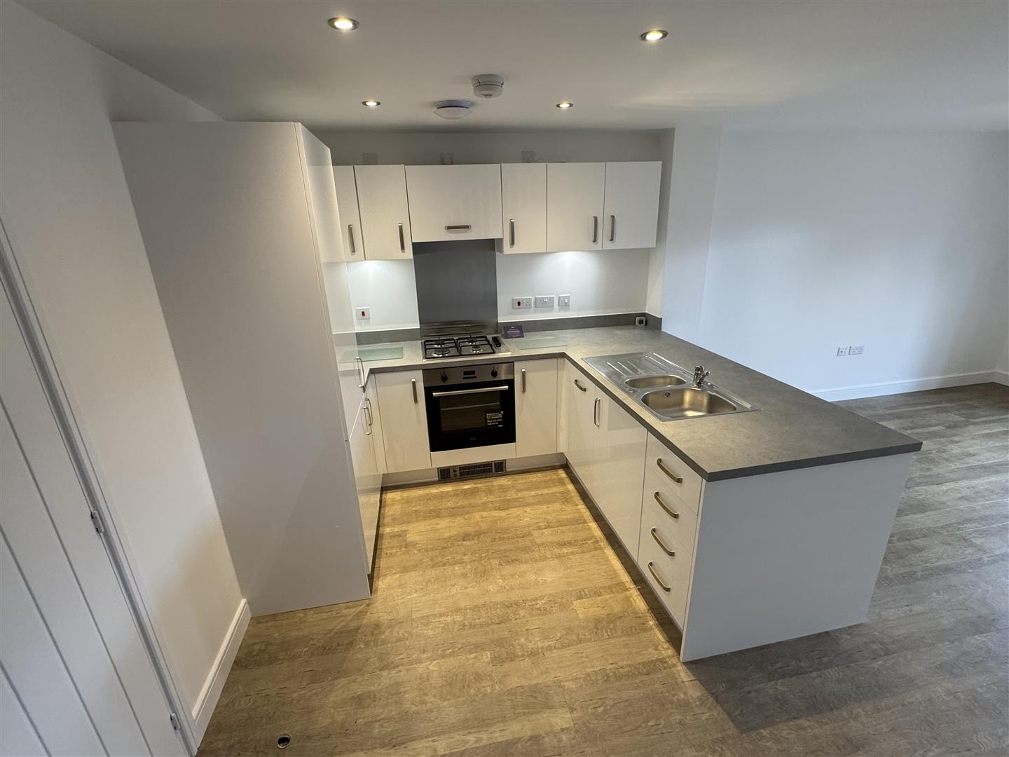 2 bed house to rent in St. Marys Grove, Bristol  - Property Image 2