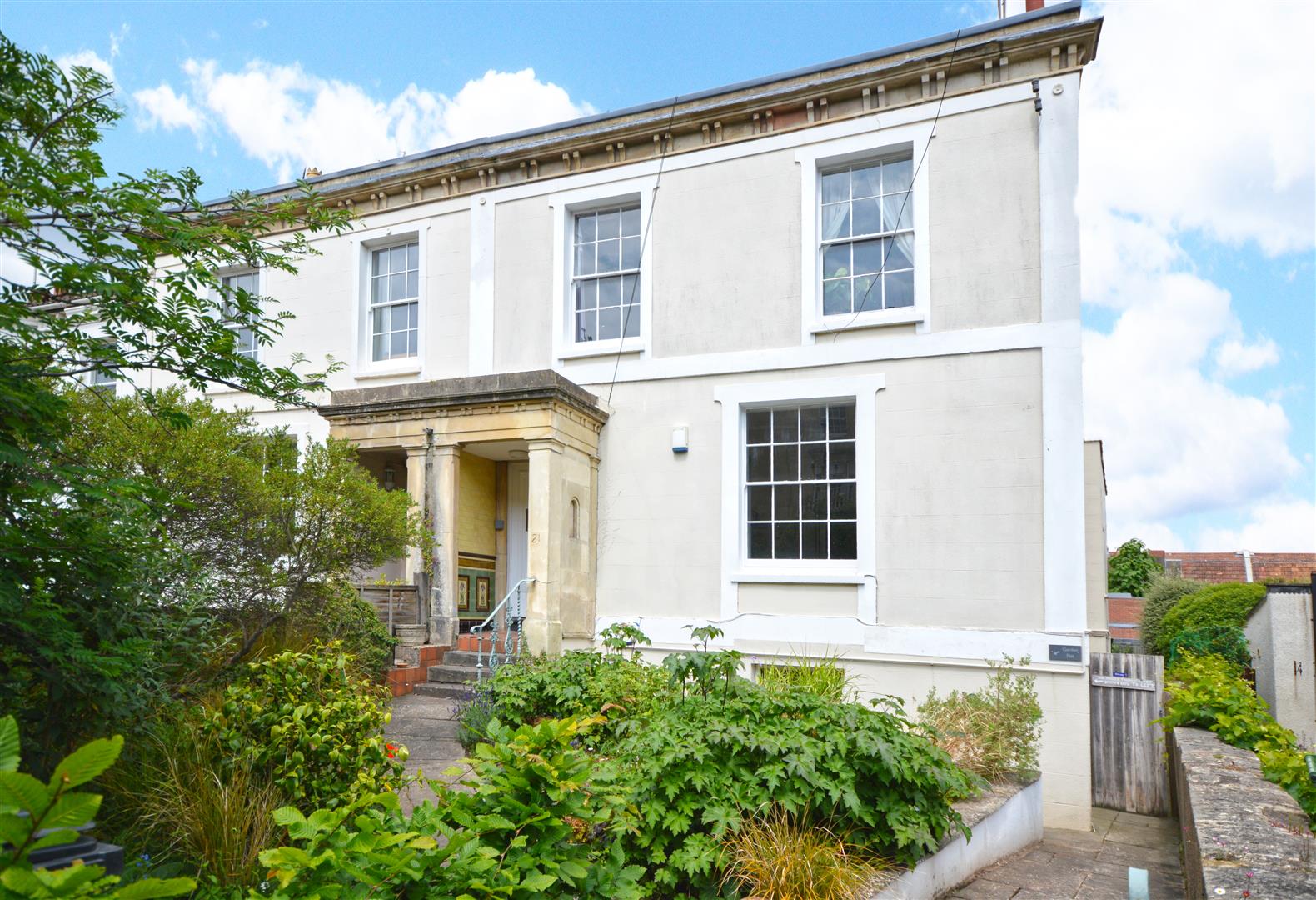 2 bed apartment for sale in Aberdeen Road, Bristol - Property Image 1