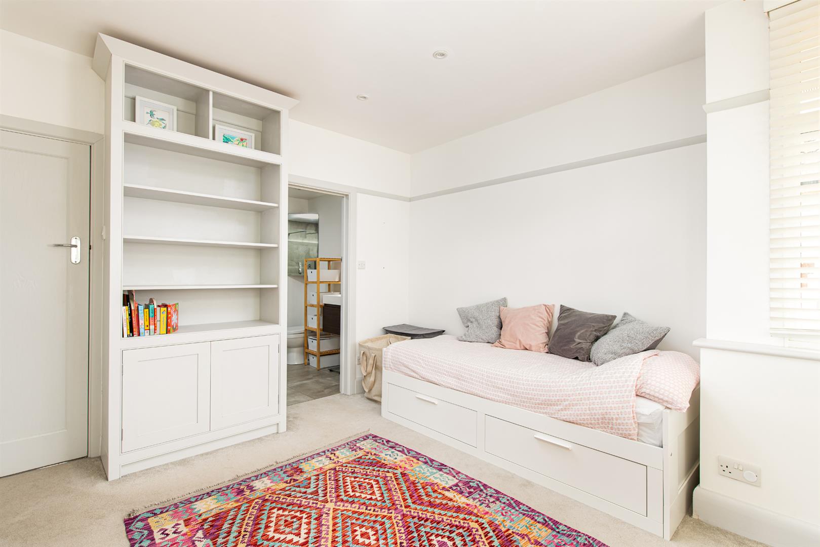 5 bed house to rent in Roman Way, Bristol 7