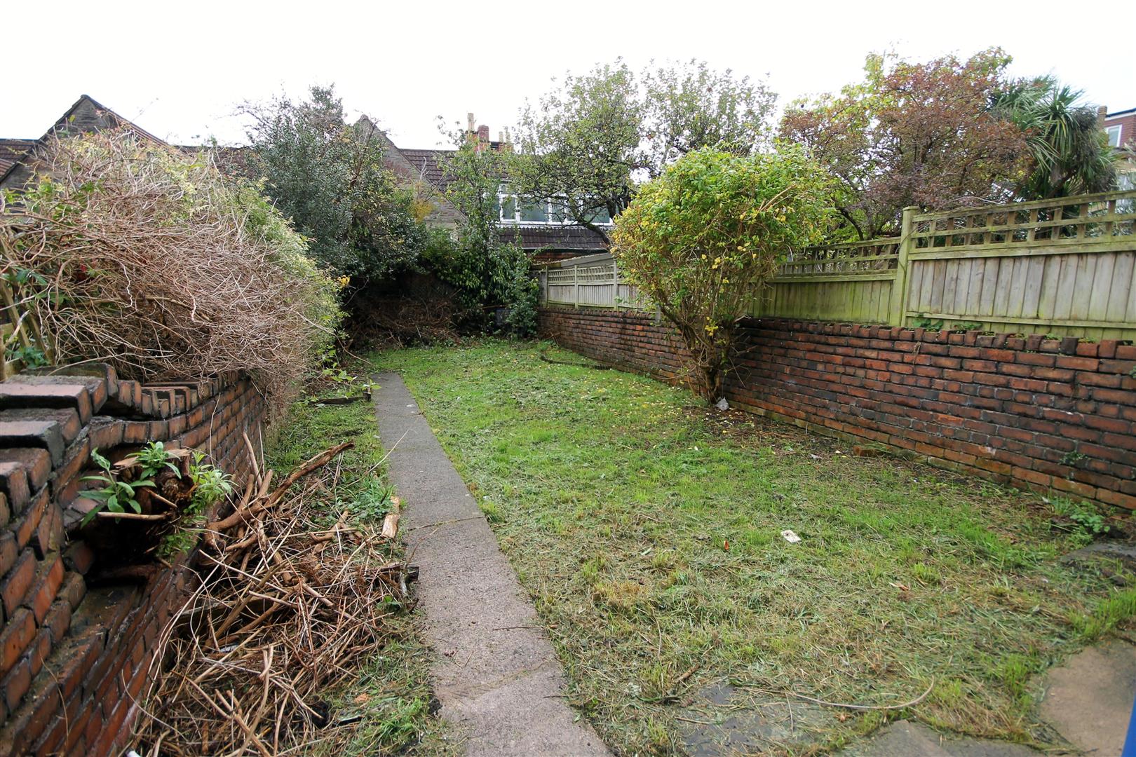 4 bed terraced house to rent in Monk Road, Bristol 9