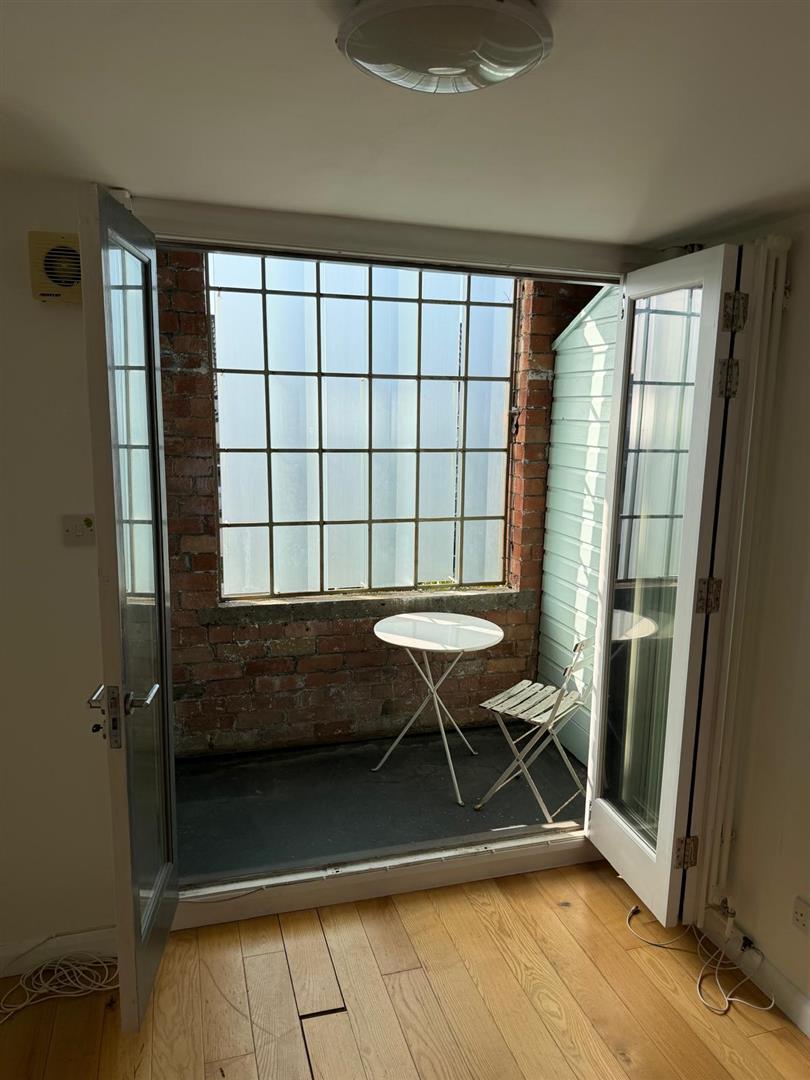 1 bed flat to rent in Elm Road, Bristol  - Property Image 1