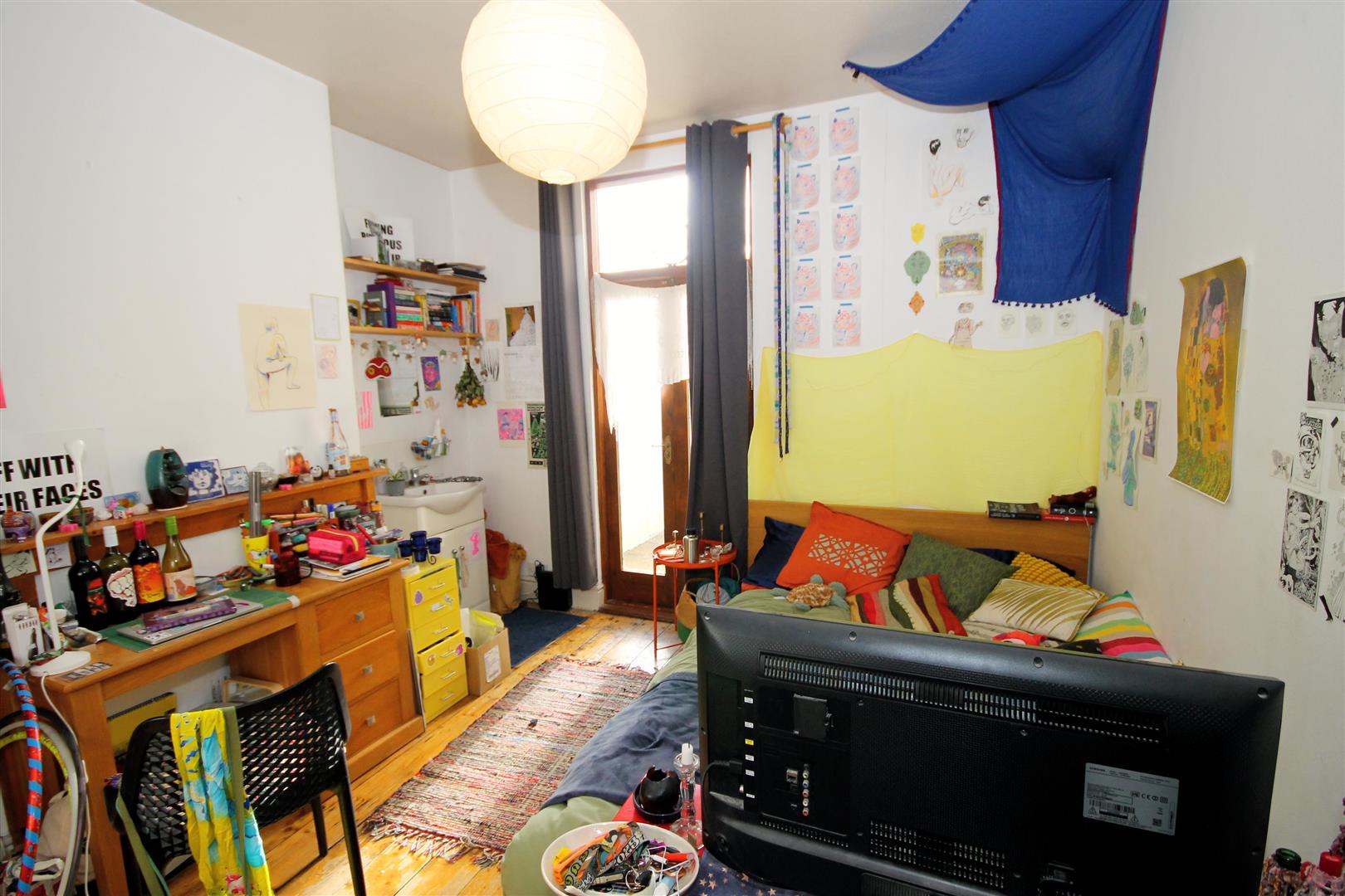 5 bed terraced house to rent in Rudthorpe Road, Bristol 4