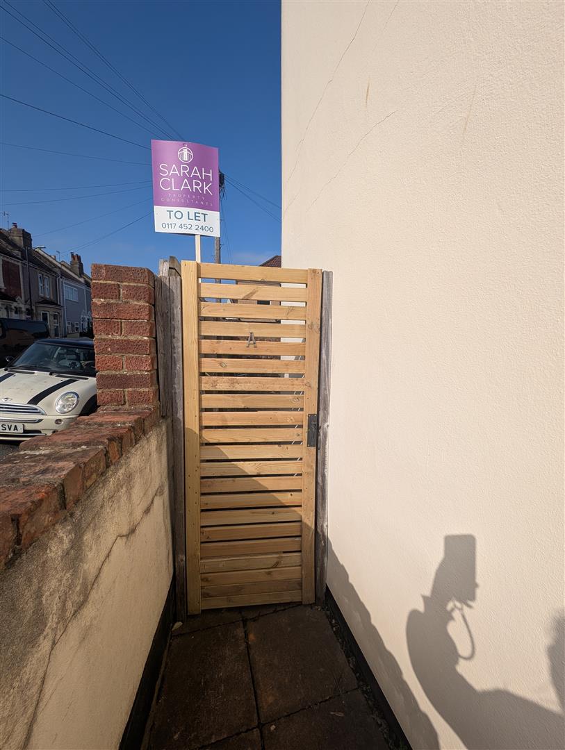 1 bed apartment to rent in Beaufort Street, Bristol 2