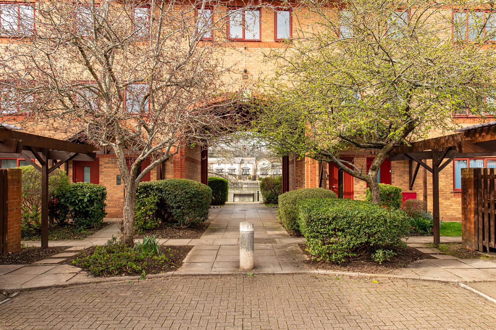 2 bed maisonette for sale in Cumberland Close, Bristol  - Property Image 12