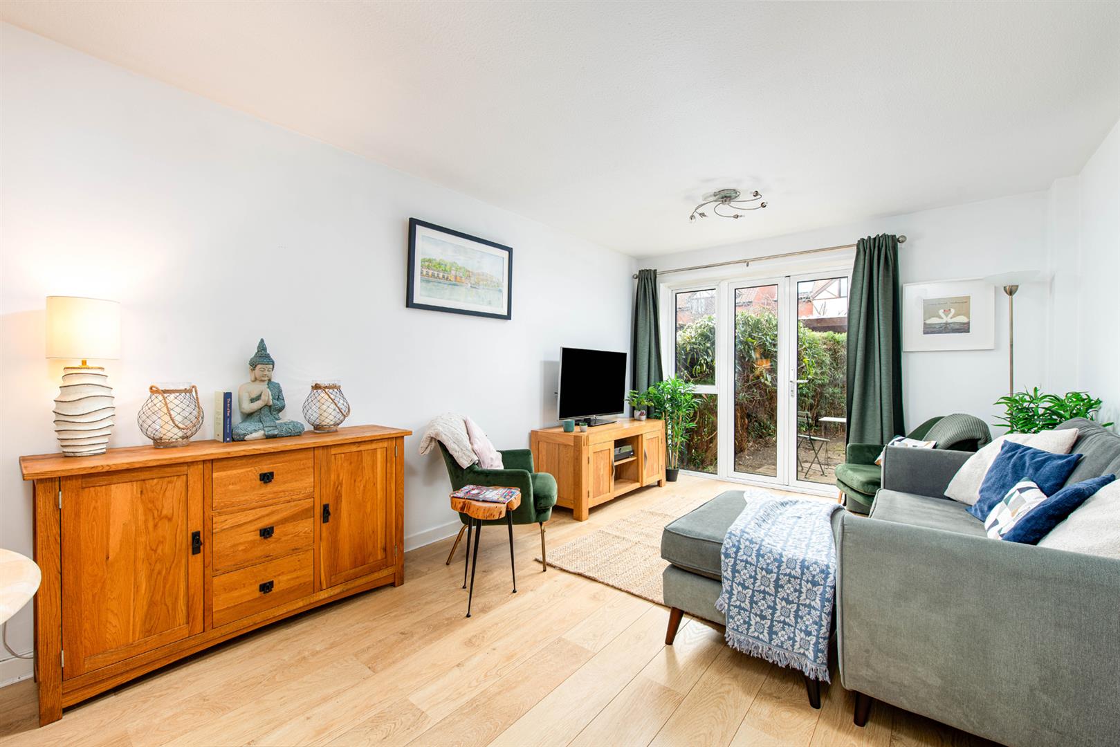 2 bed maisonette for sale in Cumberland Close, Bristol - Property Image 1