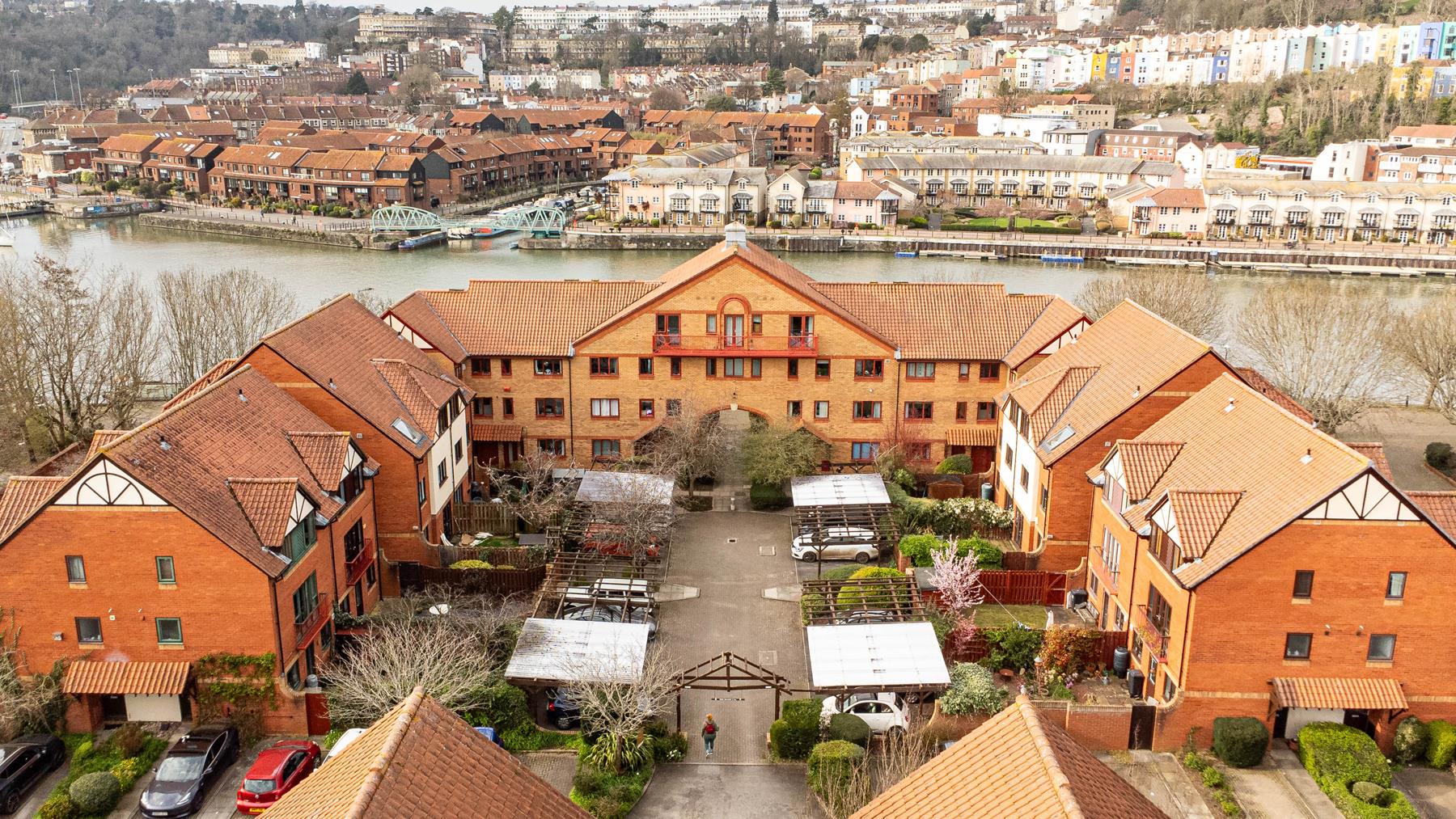 2 bed maisonette for sale in Cumberland Close, Bristol - Property Image 1
