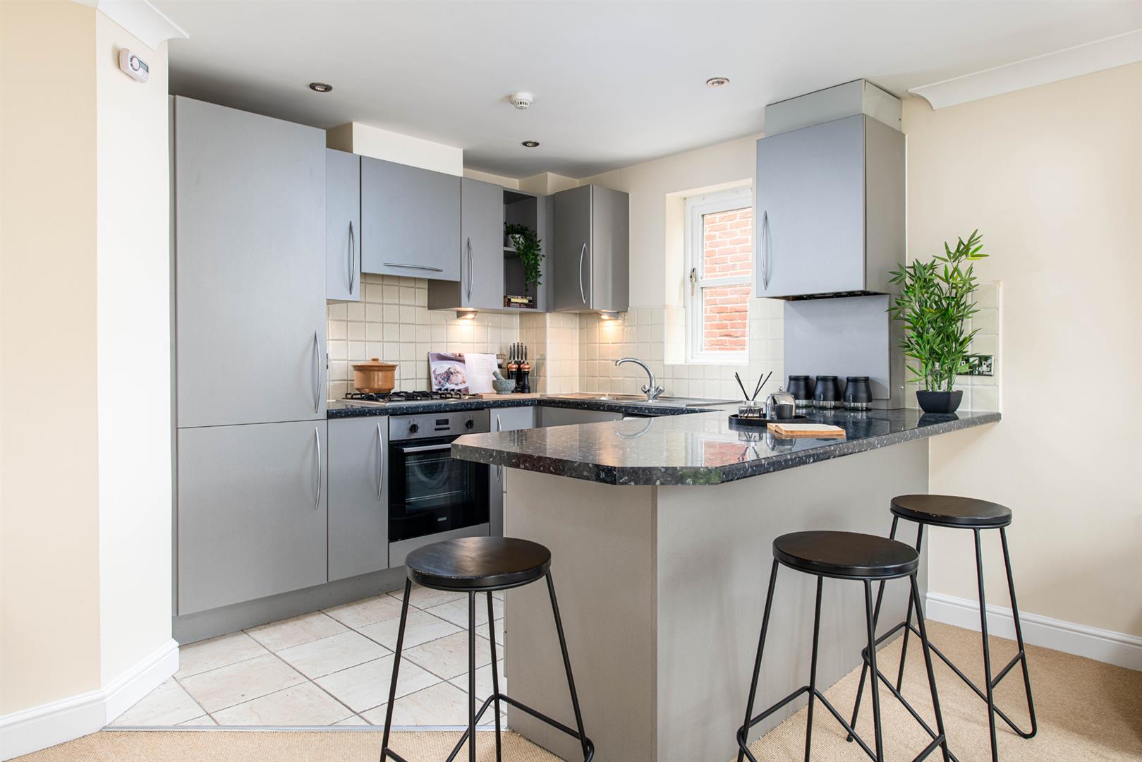 2 bed apartment for sale in Strathearn Drive, Westbury-On-Trym 5