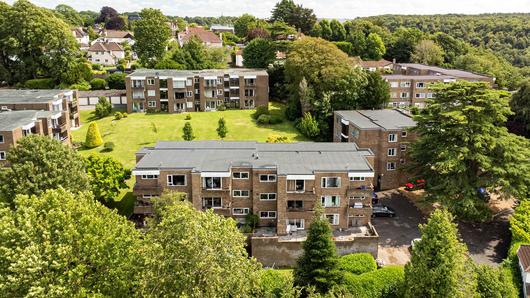 3 bed apartment to rent in Knoll Hill, Bristol 16
