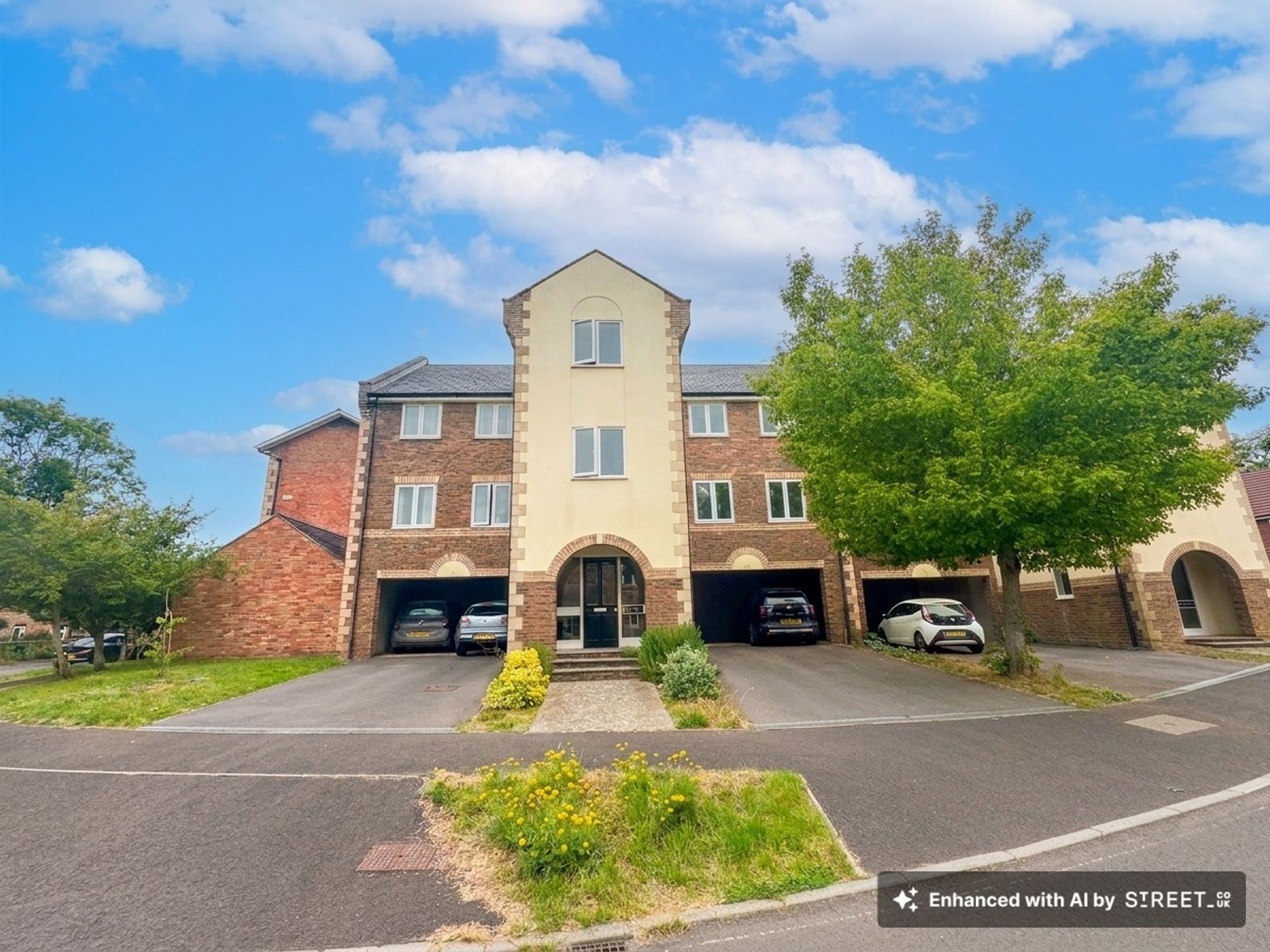 2 bed flat to rent in Trinity Road, Taunton, TA1  - Property Image 1