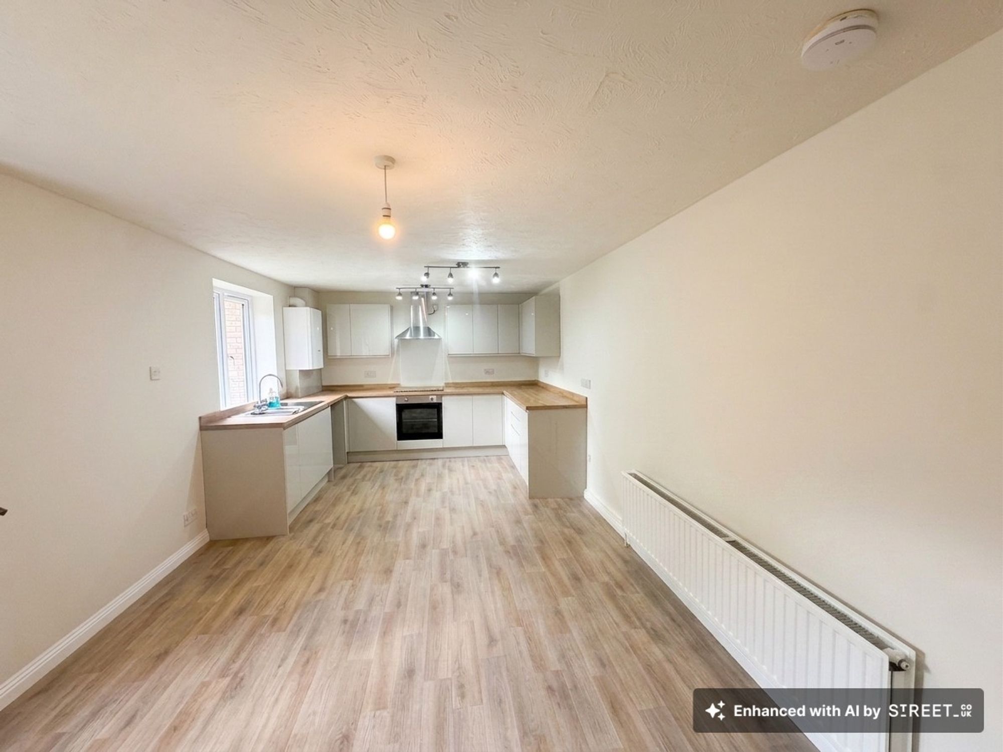 2 bed flat to rent in Trinity Road, Taunton, TA1  - Property Image 3